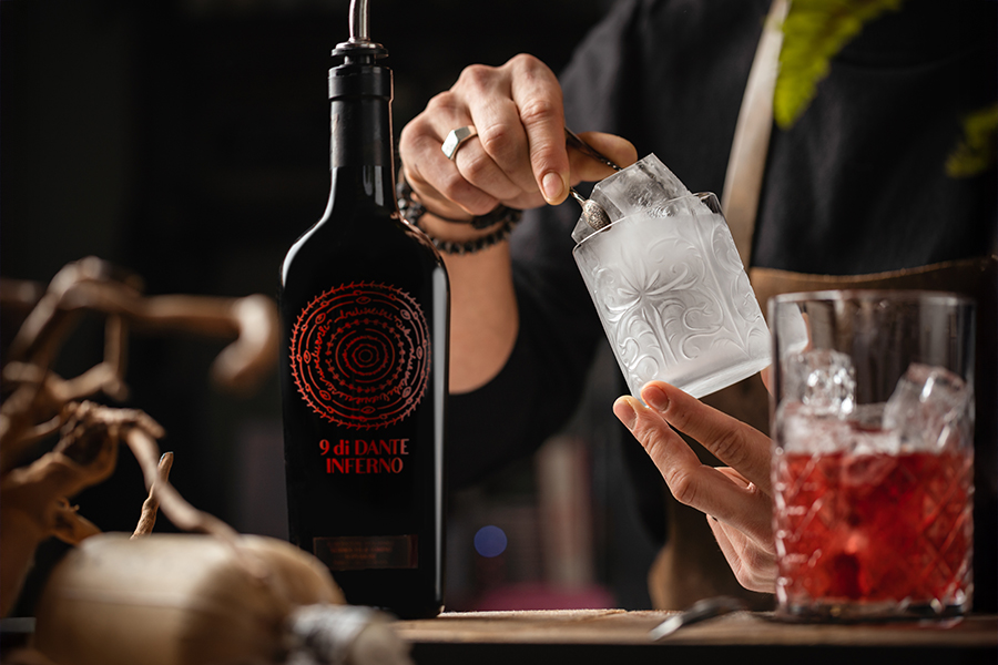 9 di dante Vermouth Inferno and Cocktail Beauty Shot with Bartender