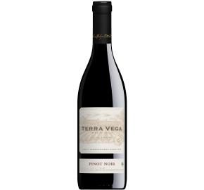Terra Vega - Pinot Noir bottle