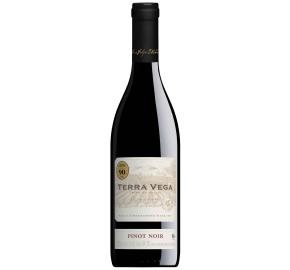 Terra Vega - Pinot Noir bottle